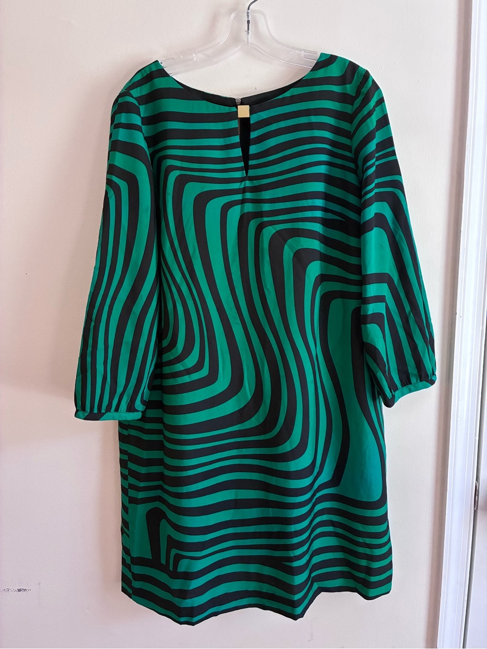 Tahari Arther S. Levine Green and Black Wave-Stripe Shift Dress